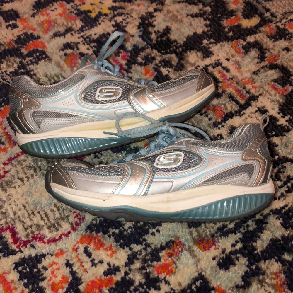 Skechers shape up